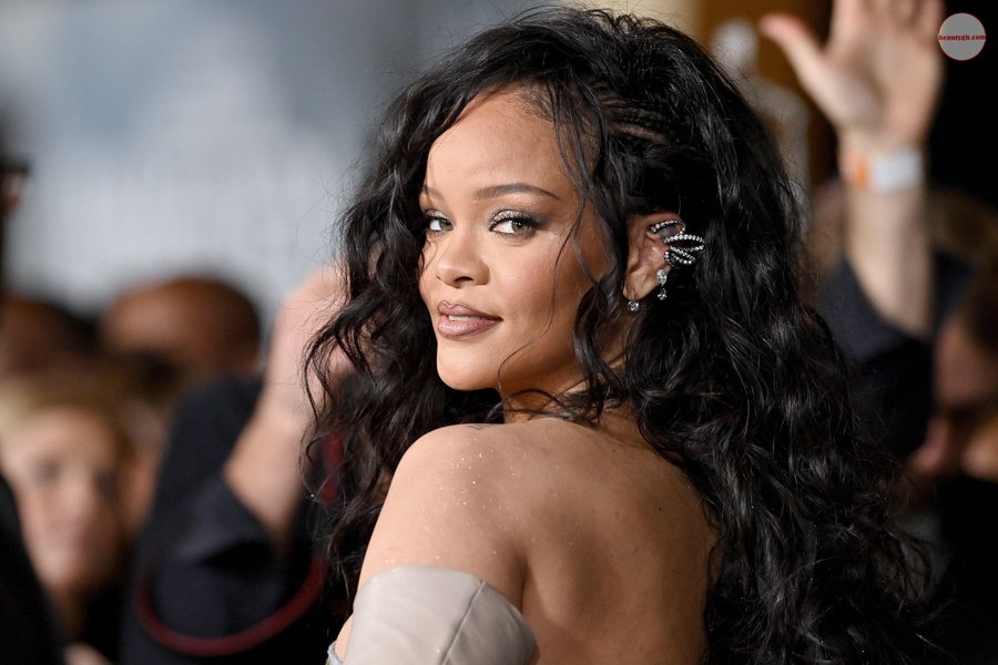 Biography of Rihanna: From Island Roots to Global Icon